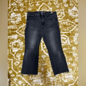 Old Navy Flare cropped pants 16